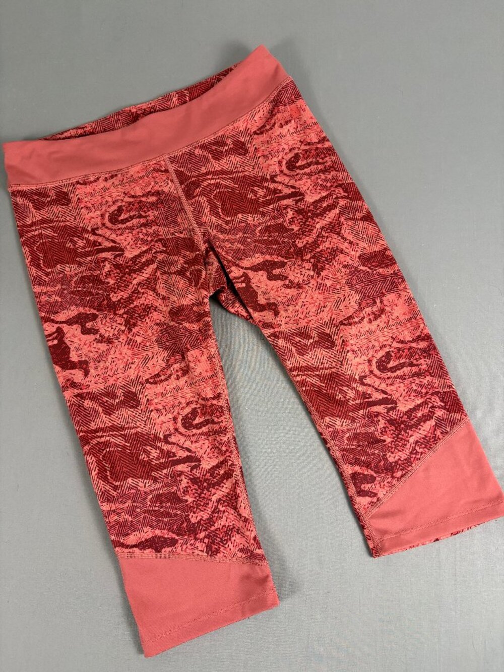 The North Face FlashDry Printed Capri Leggings XL Coral Red